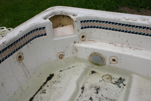 Spa Removal Service in Royal Oak