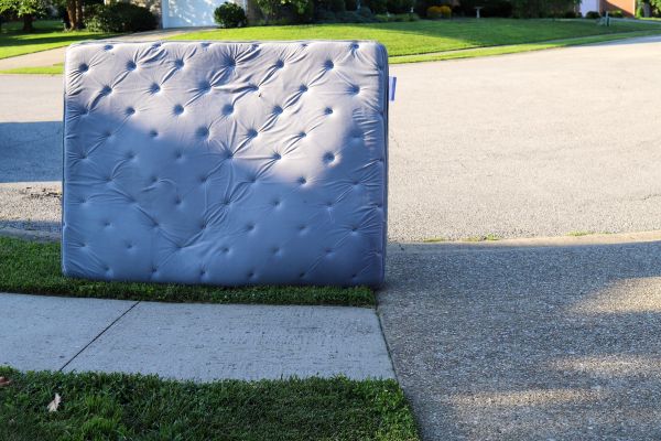 Mattress Removal Service in Royal Oak